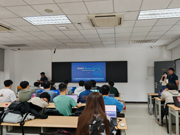 国际教育学院深入课堂开展新学期教学督导检查