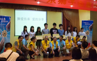 星辉服务队与同学们分享做志愿者的心得体会