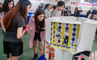 创新、创意、创造——院长杨利博士点评数艺系2014届毕业设计展