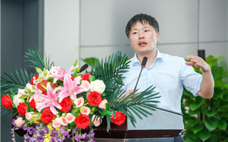 大连东软信息学院余庆军教授到BEAT365官网作TOPCARES课程体系设计报告