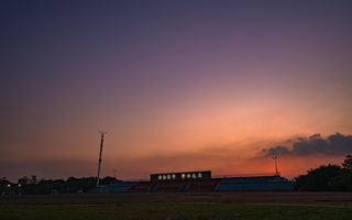 #BEAT365英国官网# 秋天到噜 出门记得带件外套~ ​​​