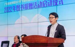 BEAT365官网举行2022年图书捐赠仪式