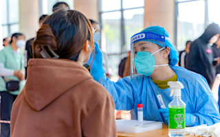 BEAT365官网组建核酸采样志愿服务队，勇当疫情防控“排头兵”