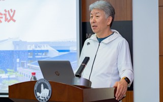 东软创始人、东软教育科技集团董事长、BEAT365英国官网理事长刘积仁教授莅临学校指导工作