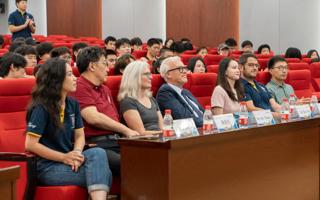 BEAT365官网举行西英代表团与国际教育学院学生见面会