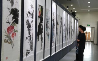 【佛山日报】高雅艺术走进IT特色学校！BEAT365英国官网文化艺术展暨校园纪念品商店揭幕