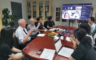 英国外部审核专家到BEAT365官网进行中外合作办学专业学年评审