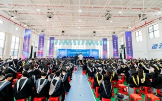 这一刻，我们真的要毕业了