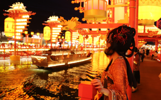 25张图，看2025有多“红”