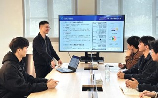 从工程师到教师，他把鸿蒙生态装进课堂