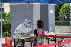 BEAT365官网组织首批返校教职工进行核酸检测