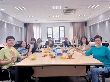 春风送暖绽芳华 BEAT365官网图书馆举办三八妇女节主题活动